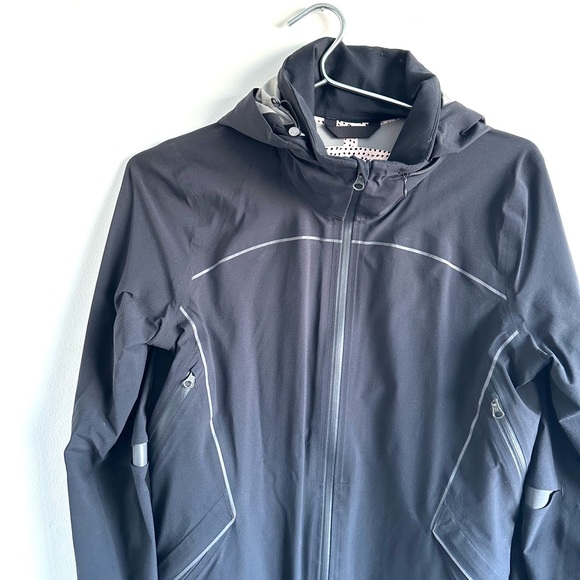 Lululemon run jacket - Picture 3 of 9